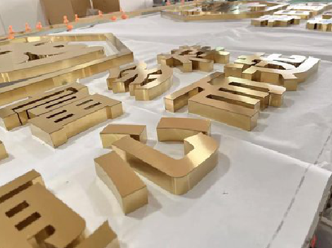 沁阳拉丝不锈钢字的特点。